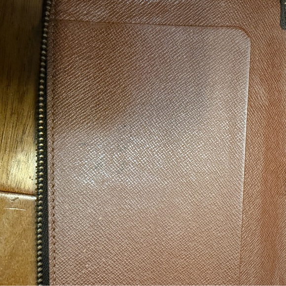 Louis Vuitton Zippy Monogrammed Wallet - Authenic - Picture 3 of 8